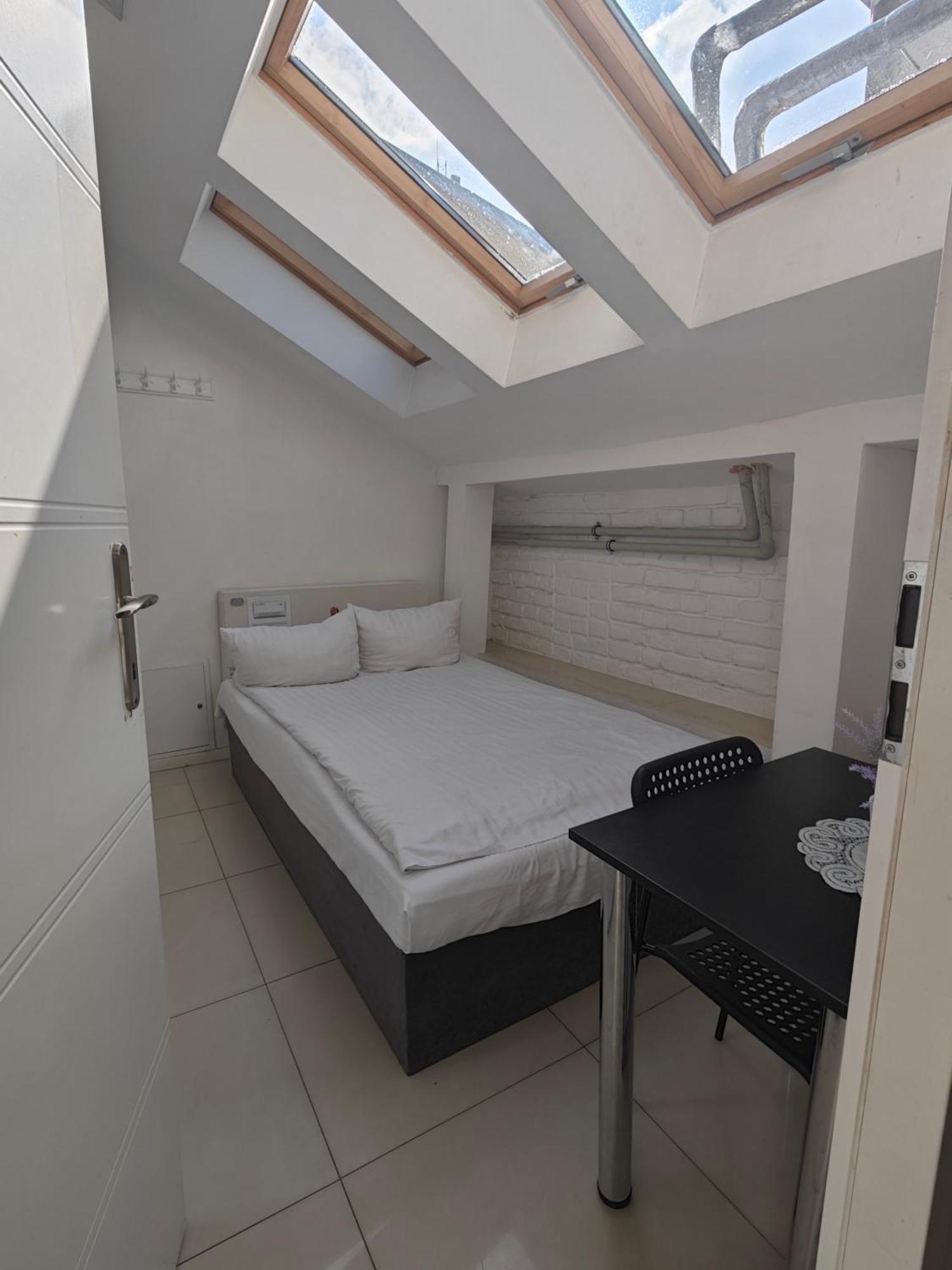 Apartamenty Wilcza - City Center Warsawa Ruang foto