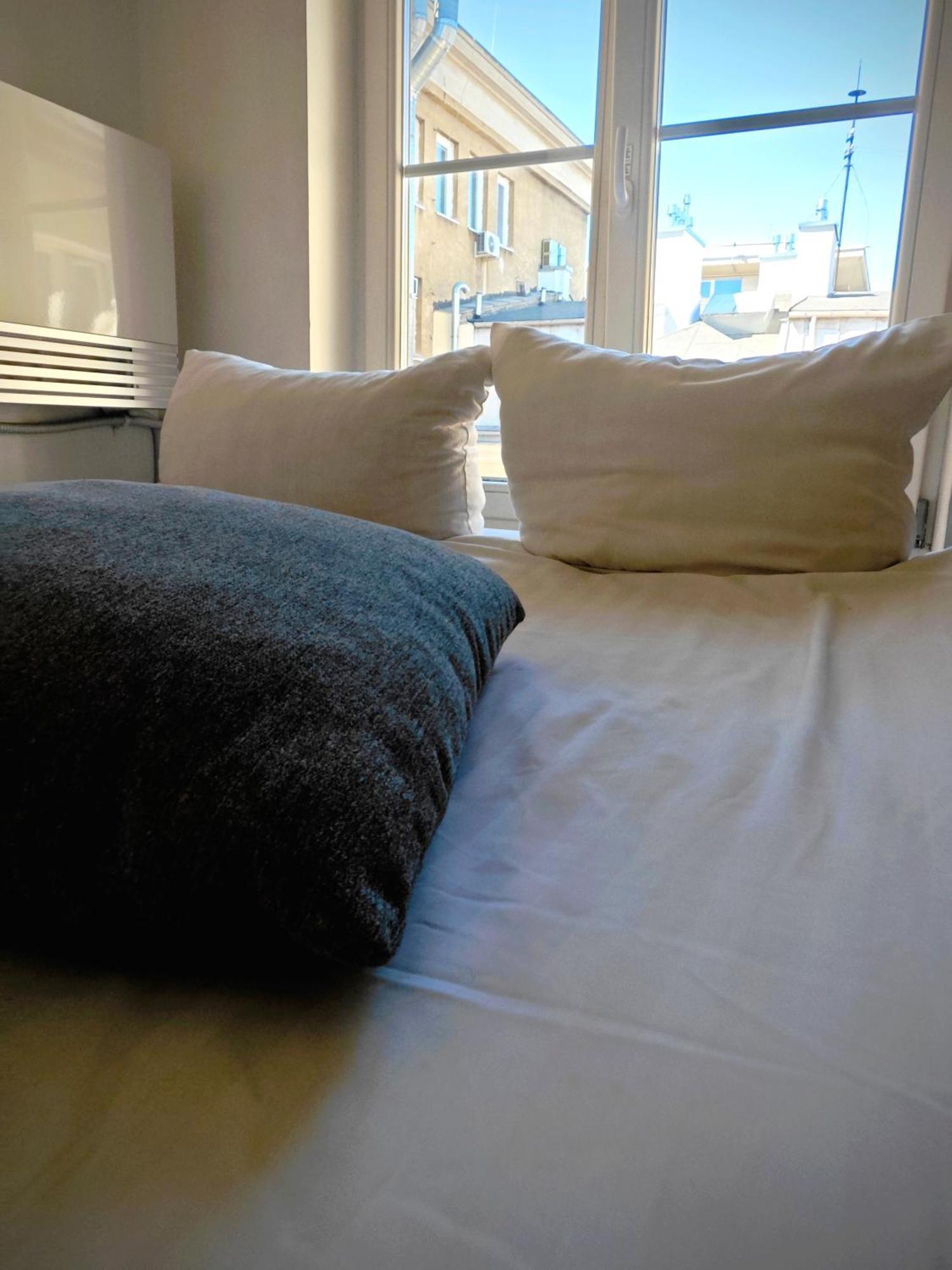 Apartamenty Wilcza - City Center Warsawa Ruang foto