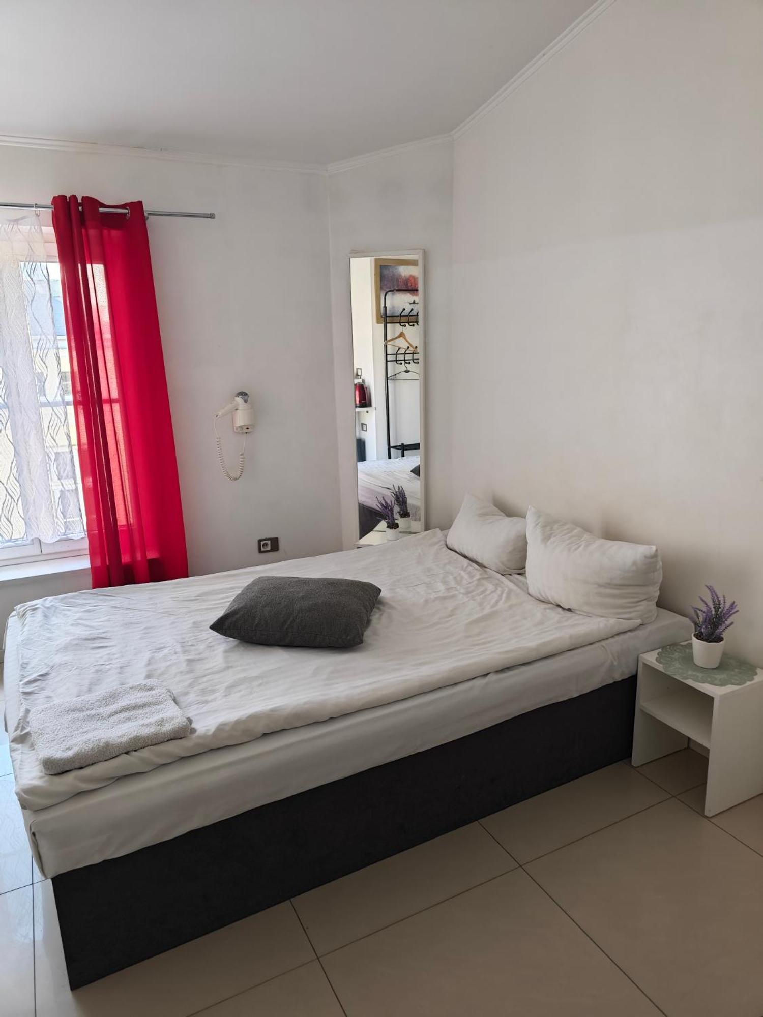 Apartamenty Wilcza - City Center Warsawa Ruang foto