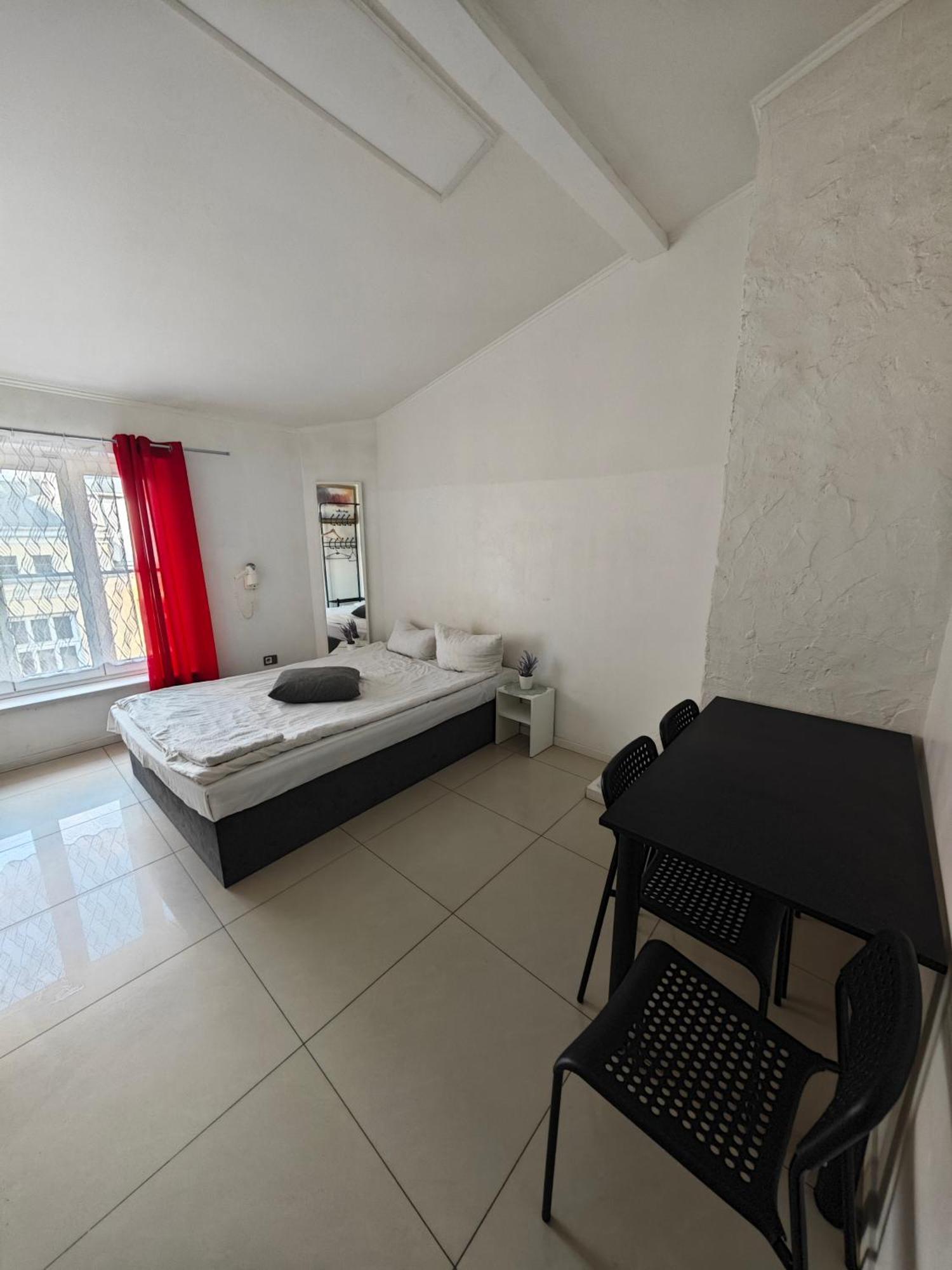 Apartamenty Wilcza - City Center Warsawa Ruang foto