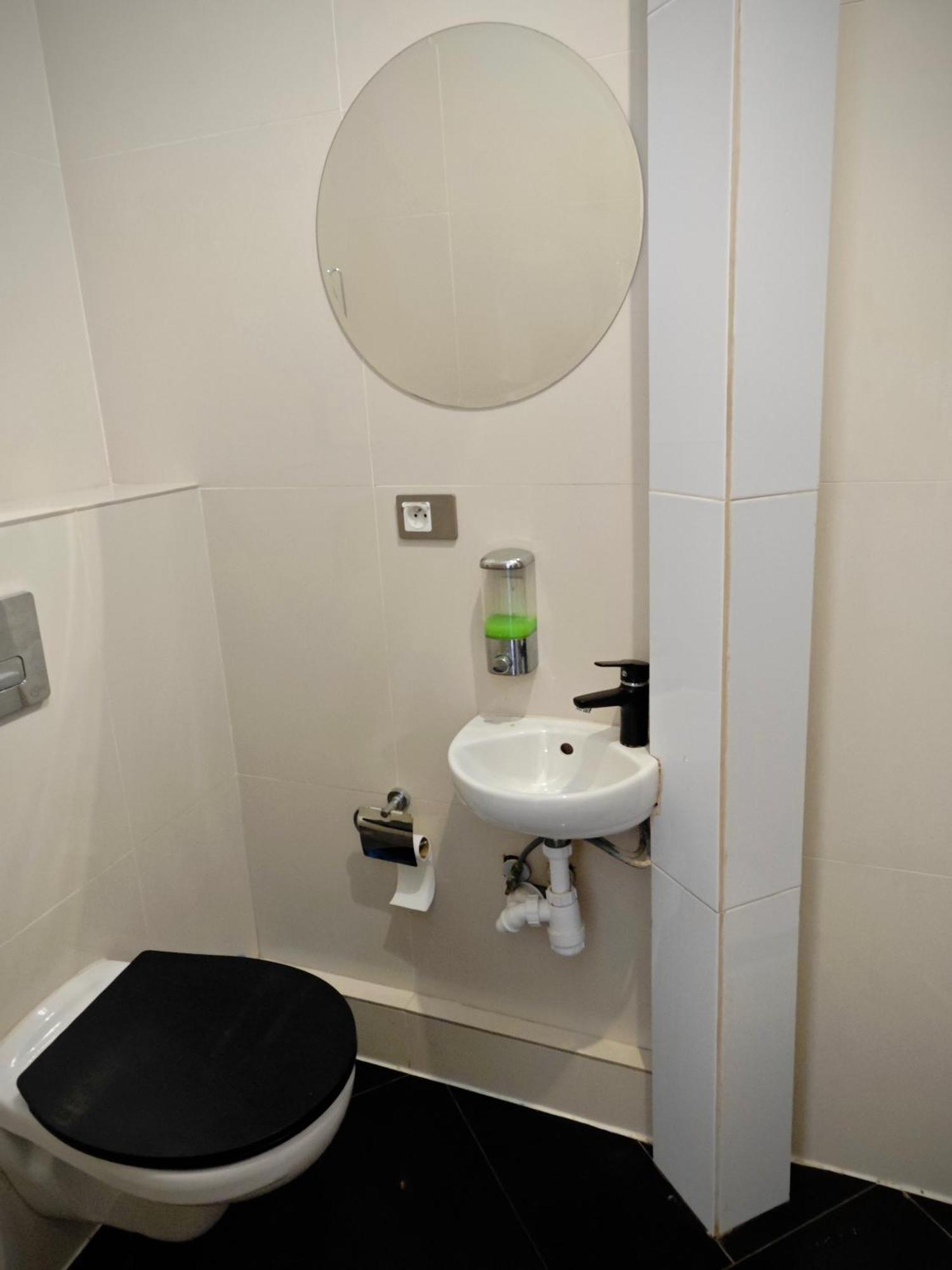Apartamenty Wilcza - City Center Warsawa Ruang foto